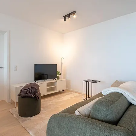 公寓 New Flat For 4 With Tremendous Sea Views *