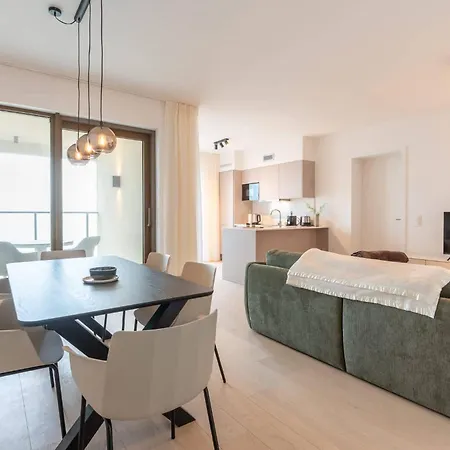 New Flat For 4 With Tremendous Sea Views アパート オステンド