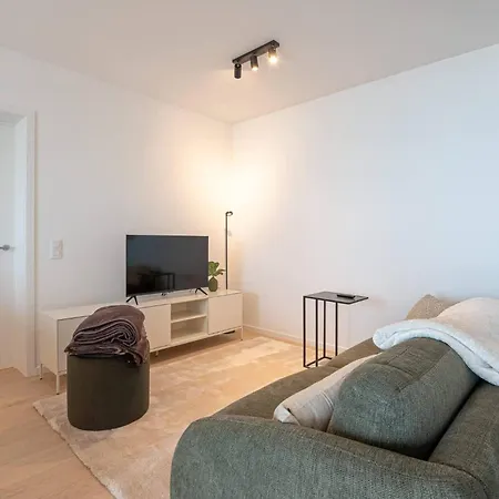アパート New Flat For 4 With Tremendous Sea Views *