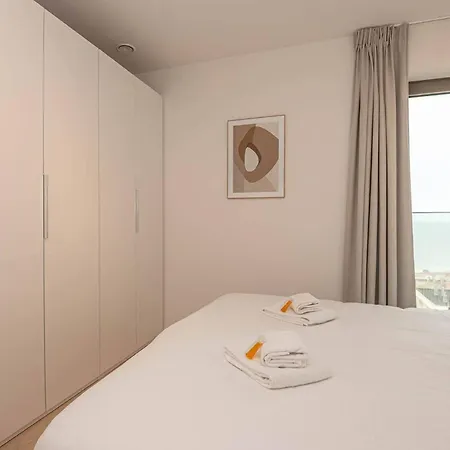 New Flat For 4 With Tremendous Sea Views Apartment *