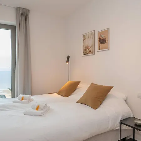New Flat For 4 With Tremendous Sea Views アパート オステンド