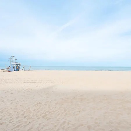 Apartament New Flat For 4 With Tremendous Sea Views *